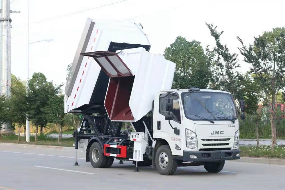 国六8立方江铃凯运后装挂桶垃圾车