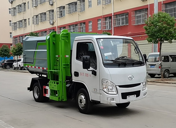 跃进3方自装卸式垃圾车