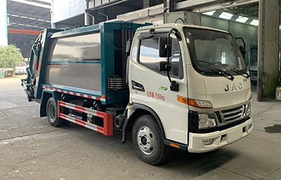 程力威牌CLW5070ZYS6SL型压缩式垃圾车